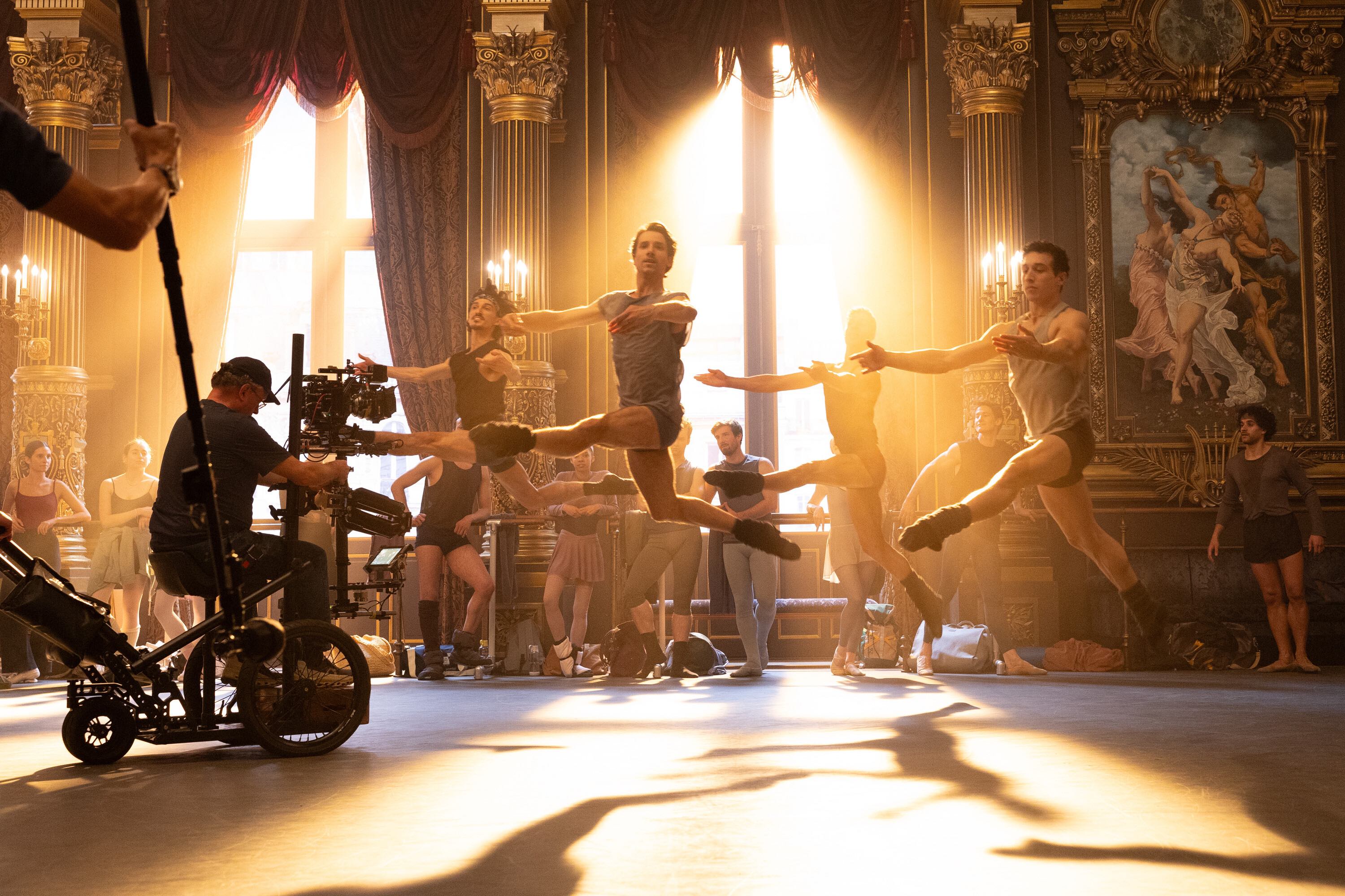 'Étoile' Behind the Scenes