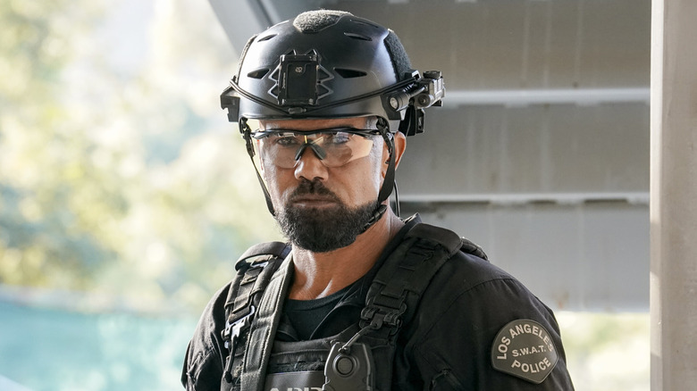 Hondo is thoughtful in "S.W.A.T." (2025)