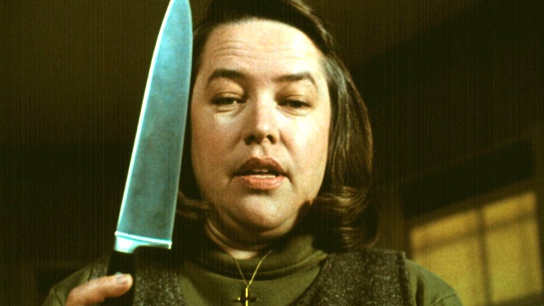 Annie Wilkes holds up a kitchen knife in "Misery" (1990)