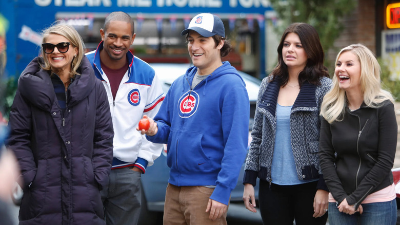 Jane Brad Max Penny and Alex out on the street in Happy Endings