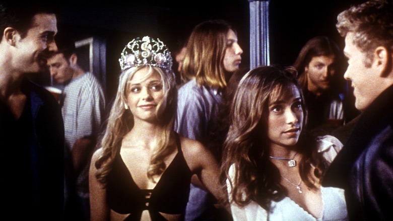 Ray, Helen, Julie, and Barry gathering after pageant in "I Know What You Did Last Summer"