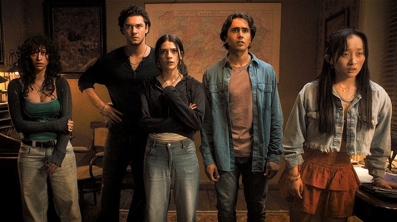 Nina, Abe, Clover, Max, and Megan looking scared in "Until Dawn" (2025)