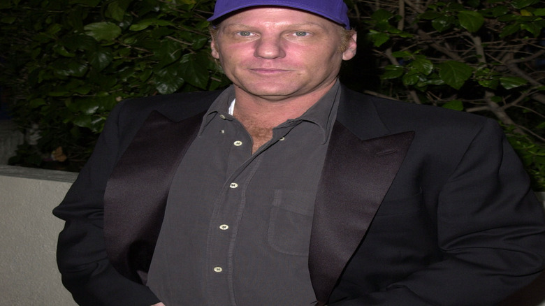 Steve Madden wearing a Lakers hat