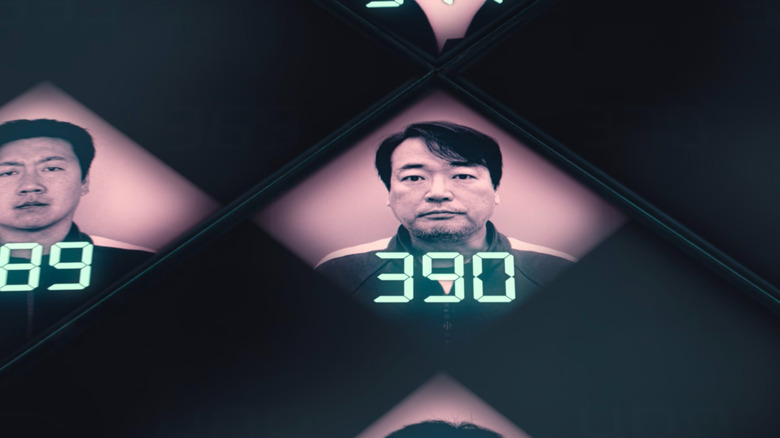 Player 389 and Player 390 tiles illuminated next to each other on Squid Game Season 2