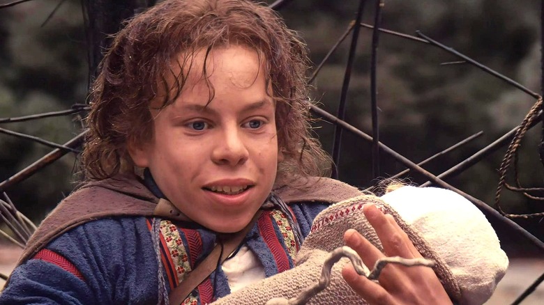 Willow holding Elora in Willow (1988)