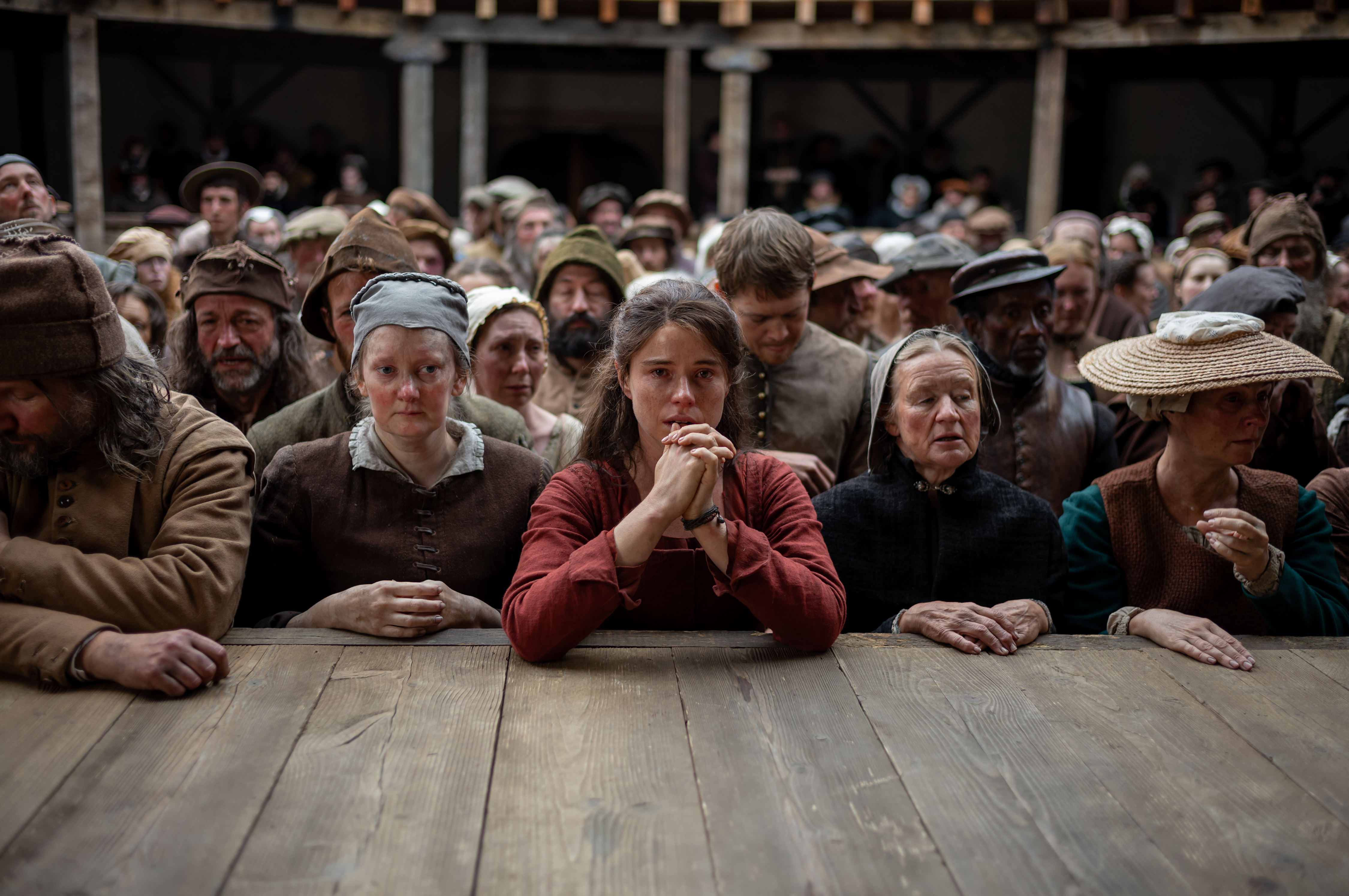 4238_D045_00238_R Jessie Buckley stars as Agnes and Joe Alwyn as Bartholomew in director Chloé Zhao’s HAMNET, a Focus Features release. Credit: Agata Grzybowska / © 2025 FOCUS FEATURES LLC