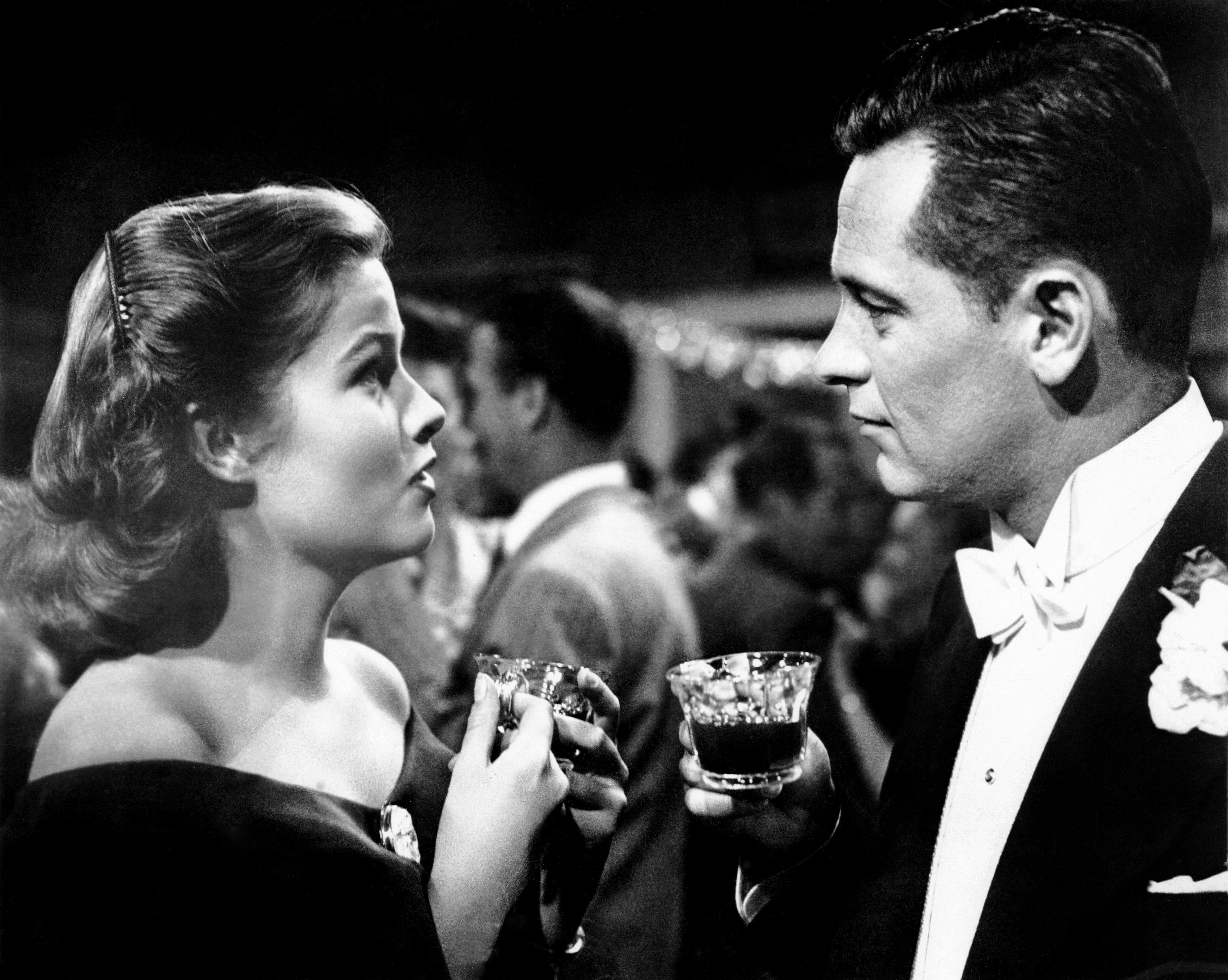 SUNSET BLVD. (aka SUNSET BOULEVARD), from left, Nancy Olson, William Holden, 1950