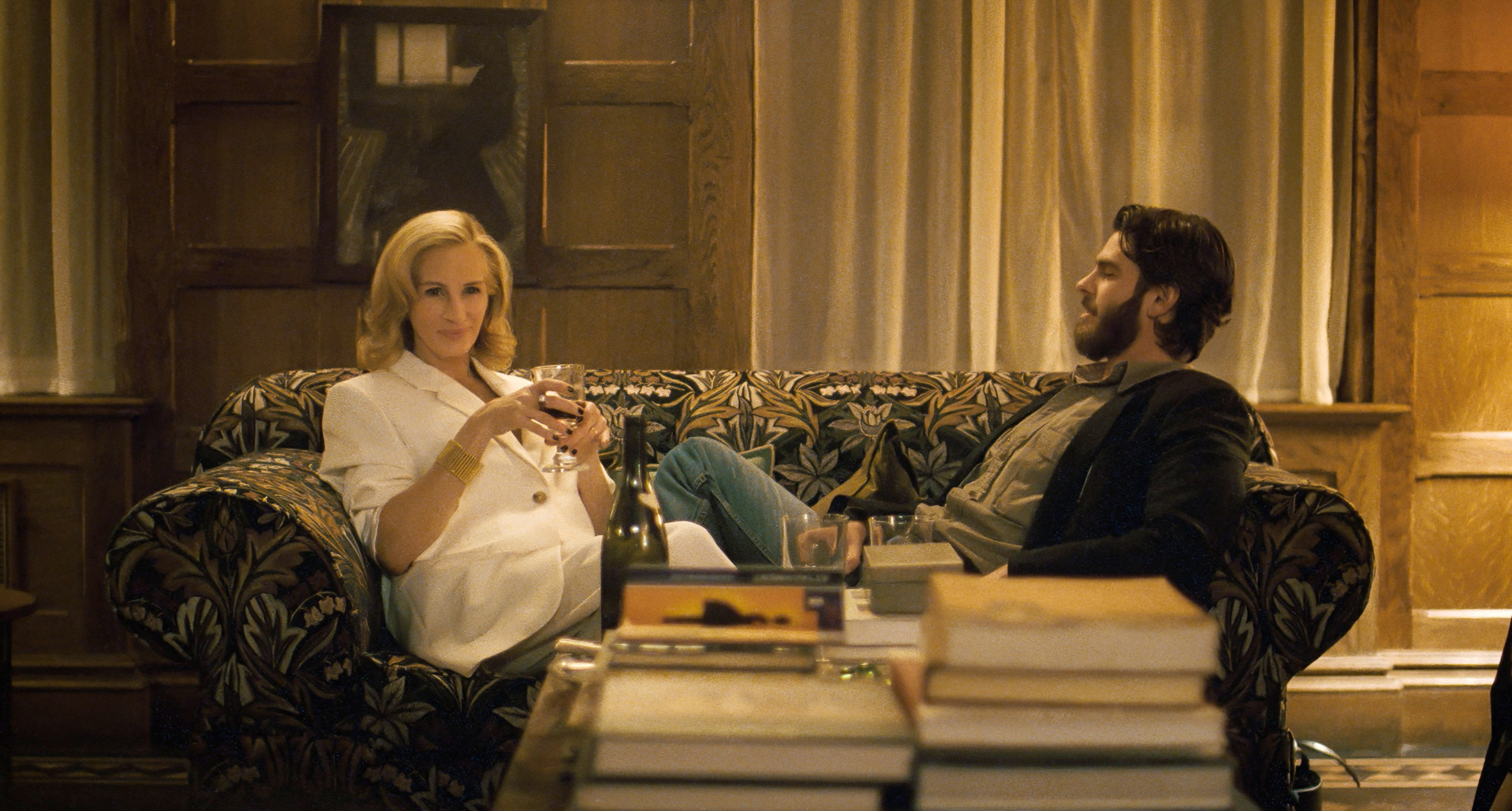 AFTER THE HUNT, from left: Julia Roberts, Andrew Garfield, 2025. © Amazon MGM Studios / Courtesy Everett Collection