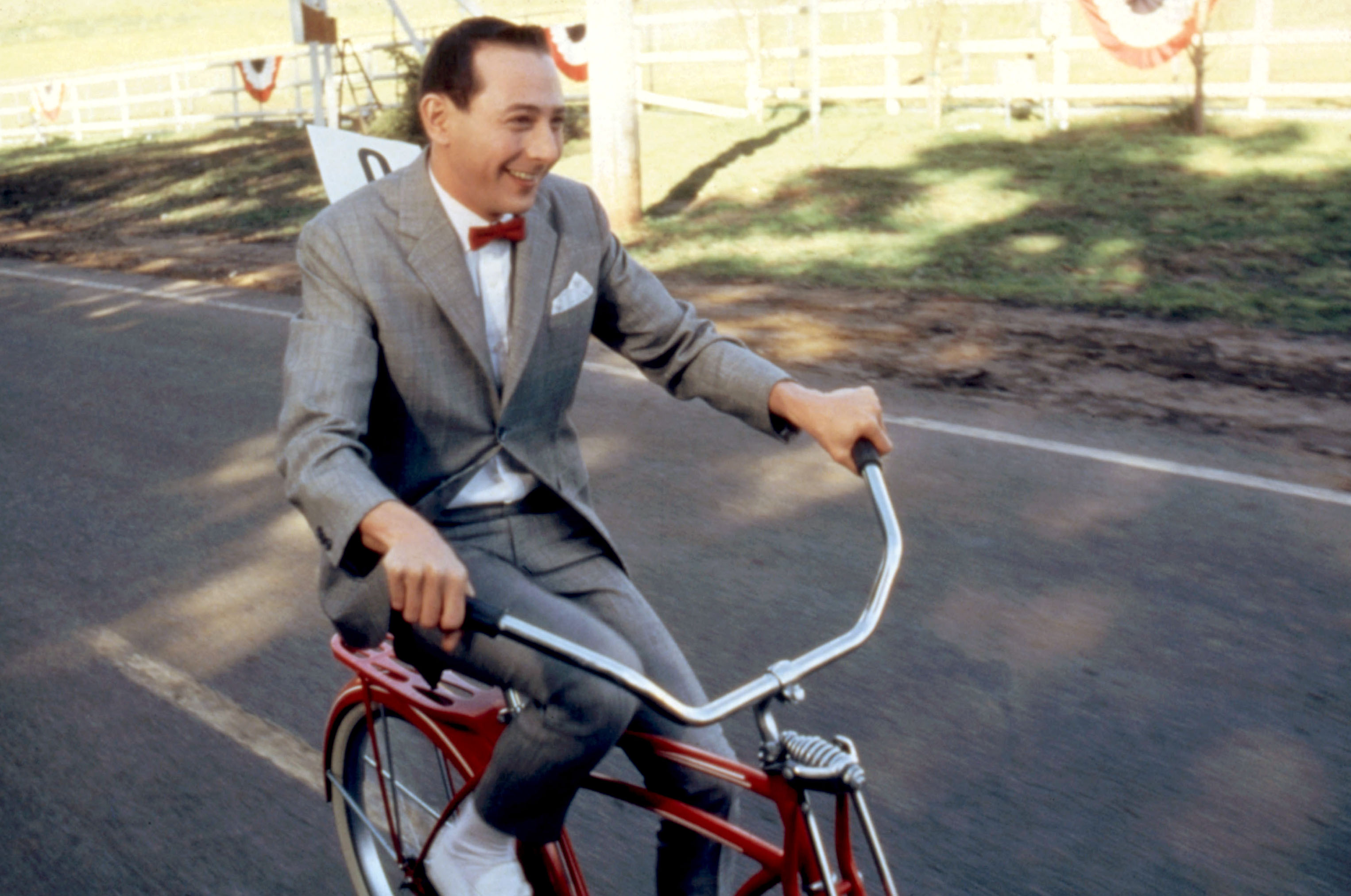PEE WEE'S BIG ADVENTURE, Pee Wee Herman (Paul Reubens), 1985. ©Warner Bros./courtesy Everett Collection