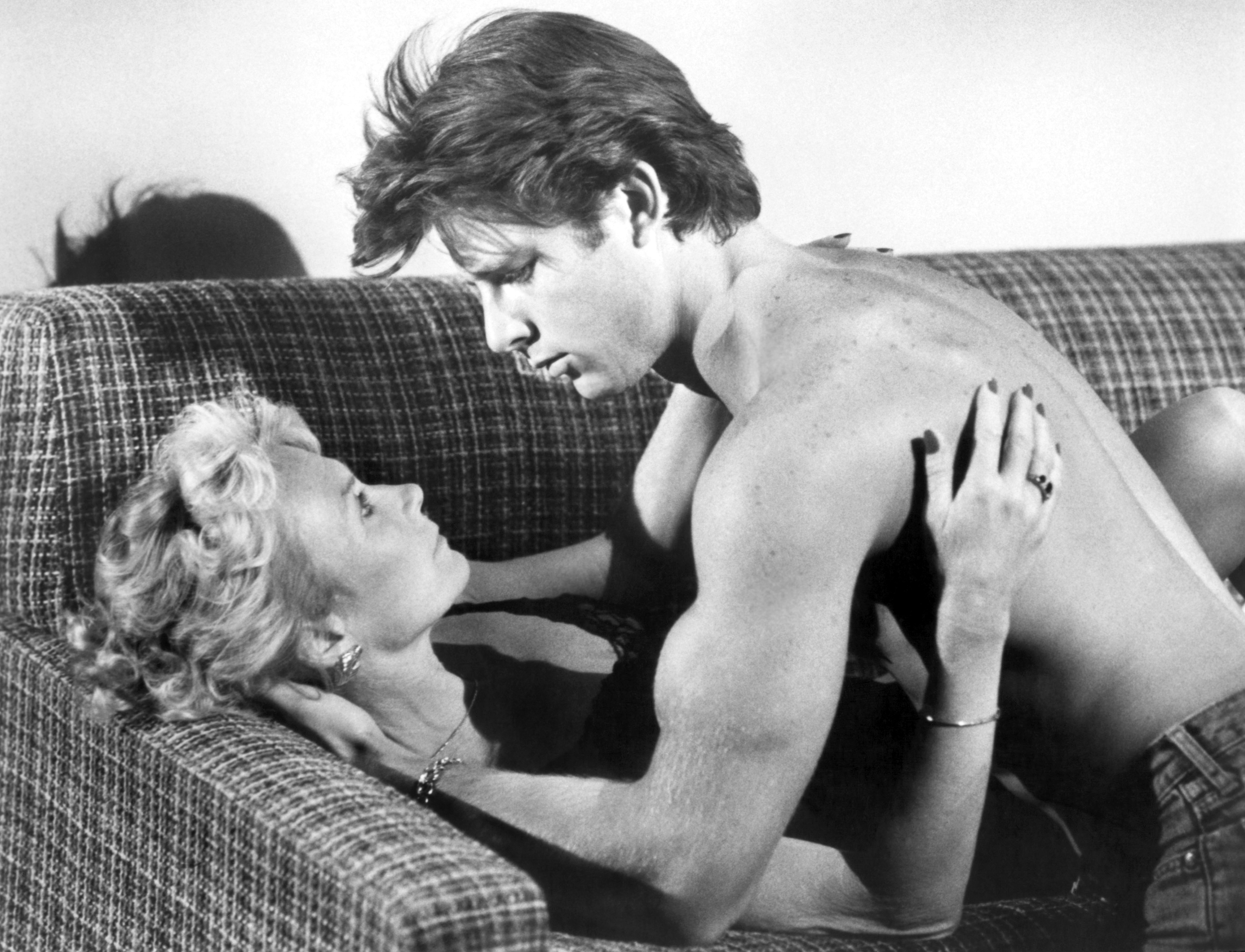 HOTEL, Juliet Mills, Maxwell Caulfield, 'Pitfalls', (Season 4, aired January 7, 1987), 1983-88, © Aaron Spelling Productions / Courtesy: Everett Collection