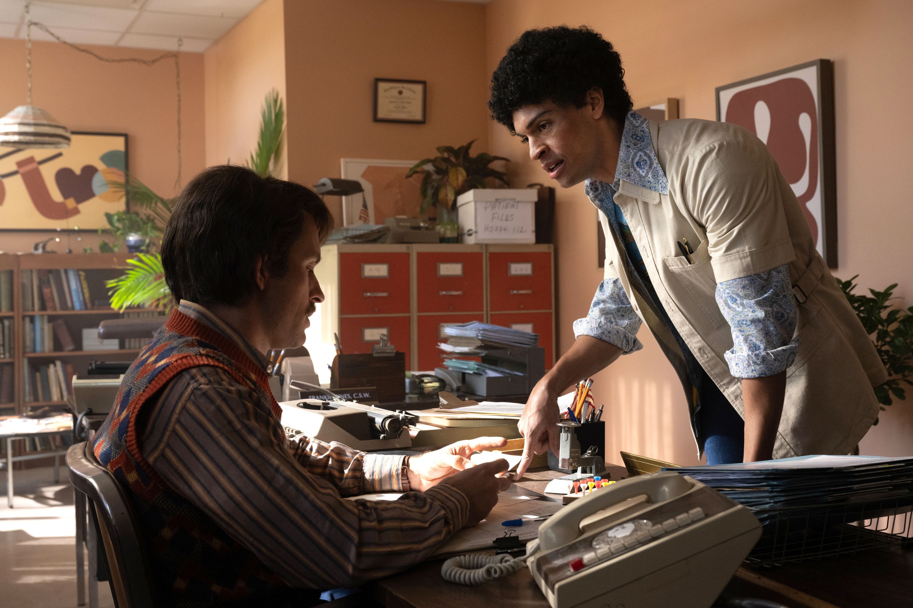 FELLOW TRAVELERS, from left: Jonathan Bailey, Noah J. Ricketts, 'White Nights', (Season 1, ep. 107, aired Dec 8, 2023). photo: Ben Mark Holzberg / ©Showtime / Courtesy Everett Collection