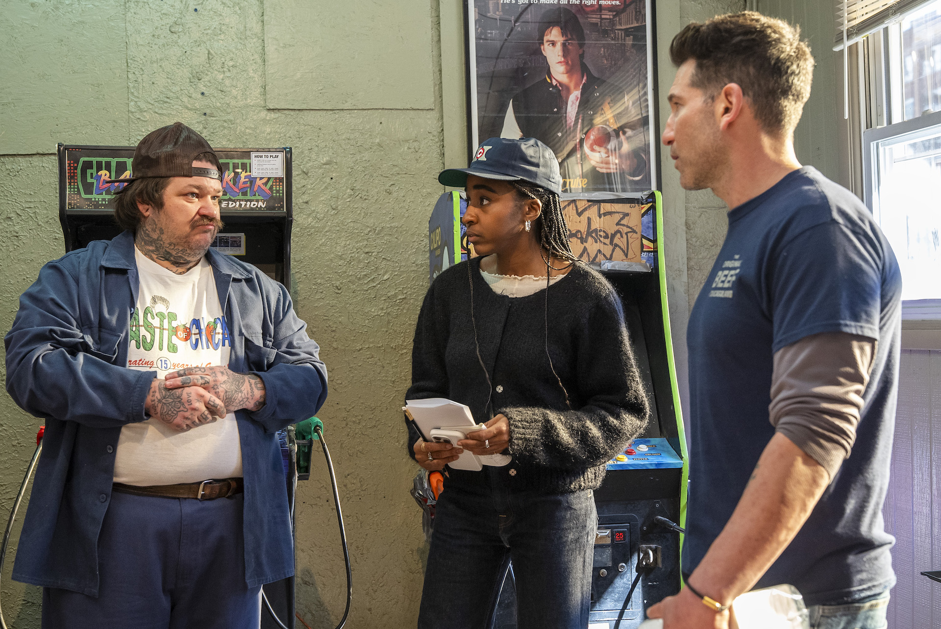 “THE BEAR” — “Napkins” — Season 3, Episode 6 BTS — Pictured: Matty Matheson, Ayo Edebiri, Jon Bernthal. CR: Chuck Hodes/ FX.