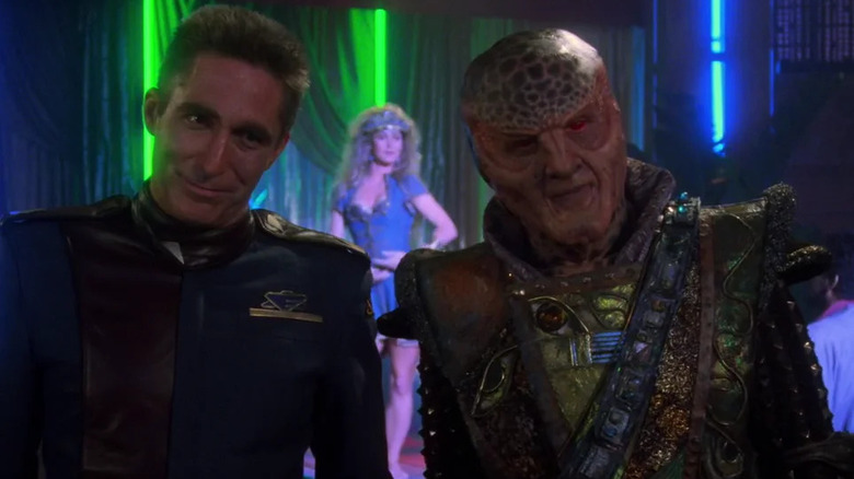 Sinclair and G'Kar in a night club in "Babylon 5" (1994-1998)