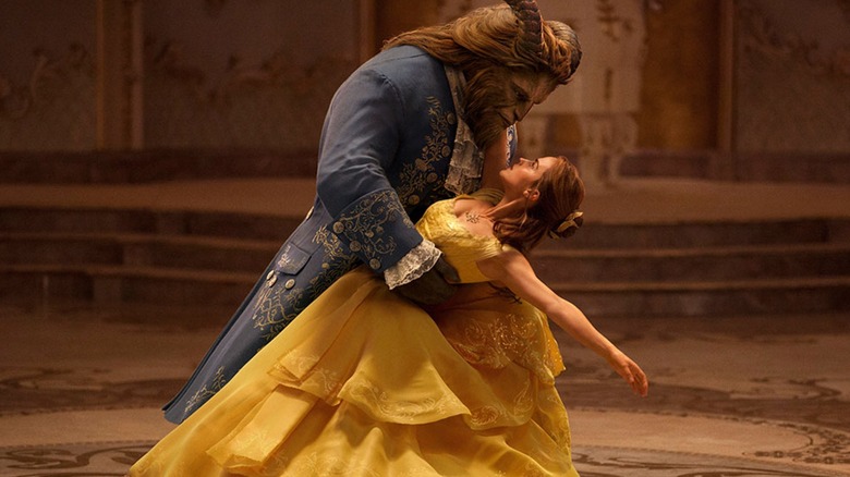 Belle and the Beast dancing in "Beauty and the Beast" (2017)