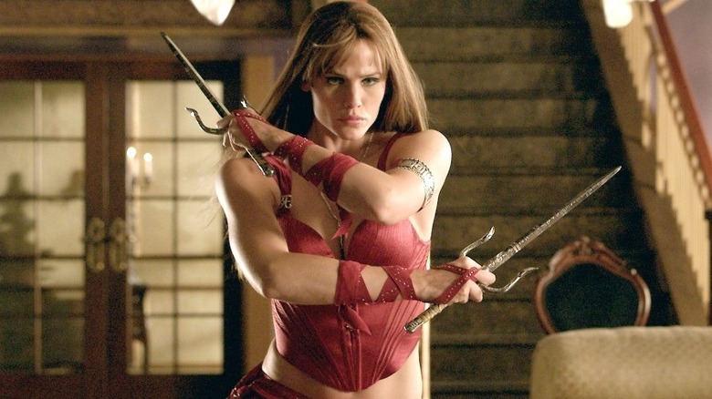 Elektra using her twin sai