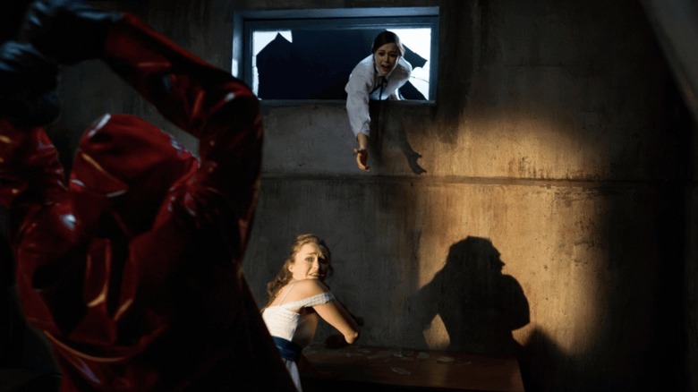 A chase scene from Fear Street: Prom Queen (2025)