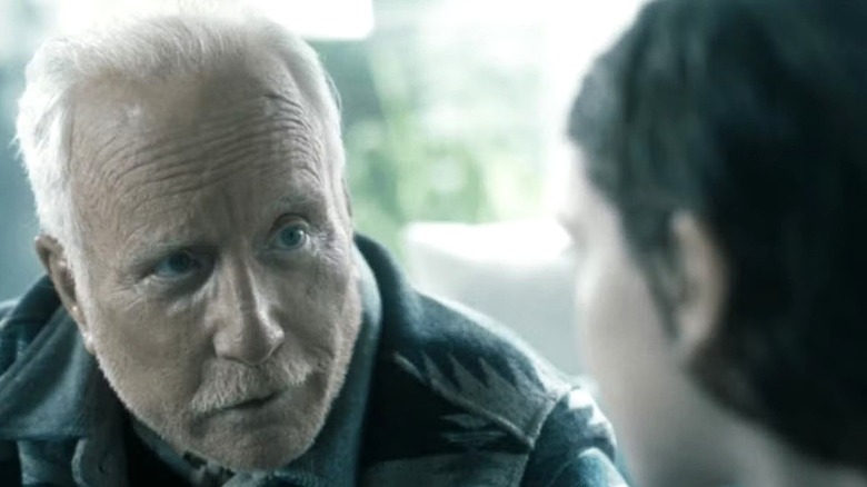 Seamus talking to his daughter in Into the Deep (2025)
