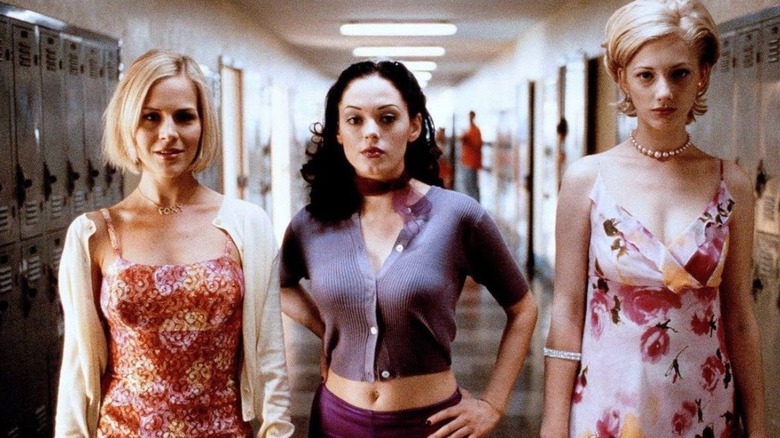Courtney leads her deadly clique down the school's hallway in Jawbreaker (1999)