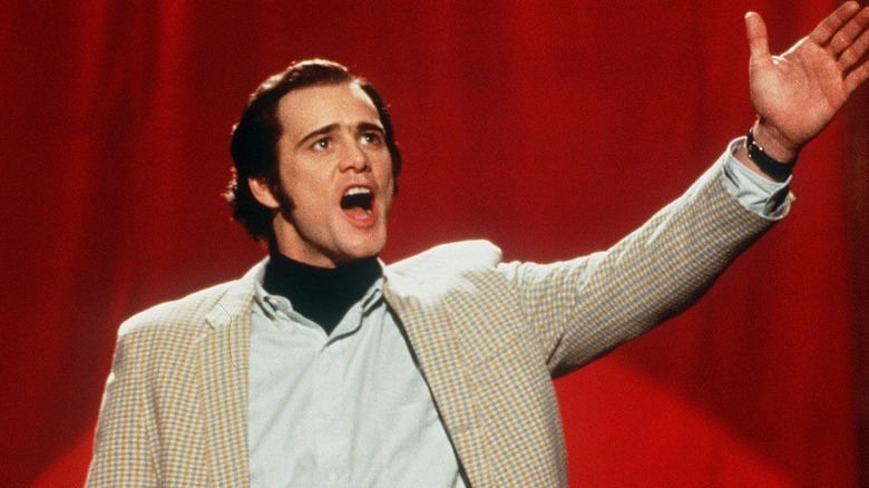 Andy Kaufman sings onstage in "Man on the Moon" (1999)