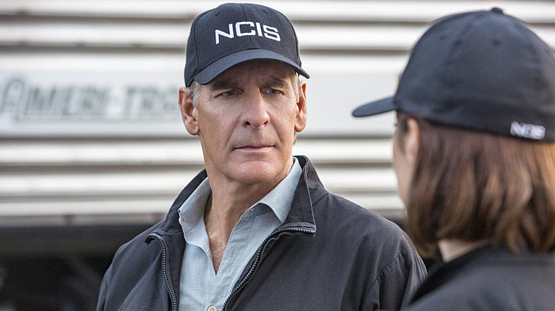 Pride talks to Zoe at a crime scene in "NCIS: New Orleans" (2014-2021)