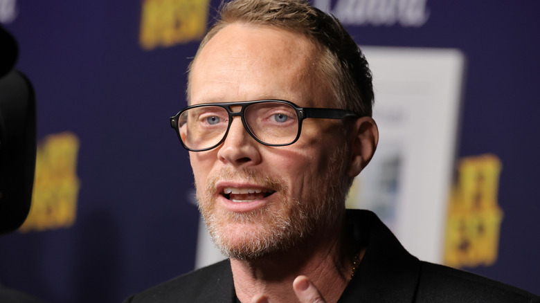 Paul Bettany speaking on the red carpet.