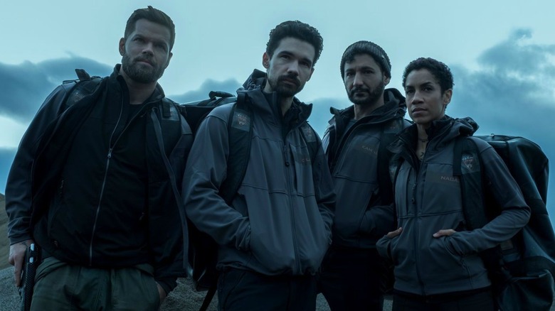 The Rocinante crew stand together in "The Expanse" (2015-2022)
