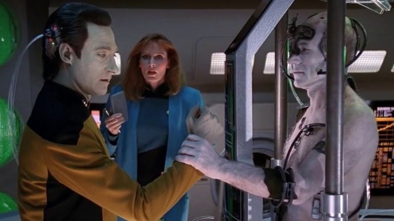 Data communicates with Locutus in sickbay in Star Trek: The Next Generation