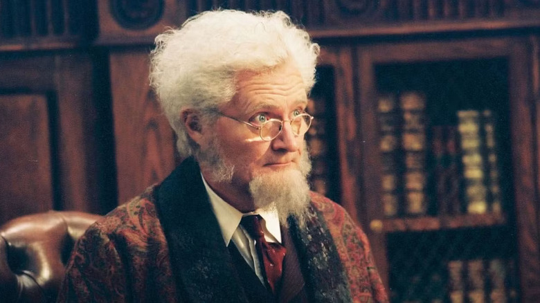 Close up of the Professor Digory Kirke (Jim Broadbent) in "The Lion, the Witch and the Wardrobe" (2005)