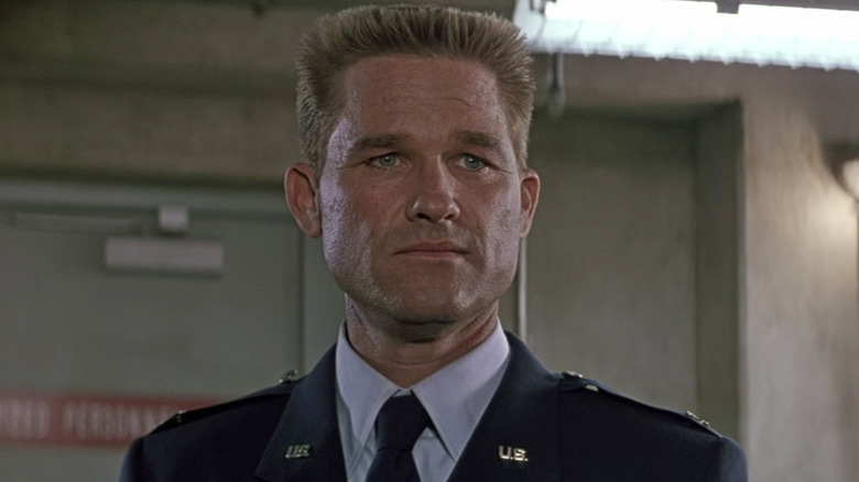 Jack O'Neil stands in uniform in "Stargate" (1994)