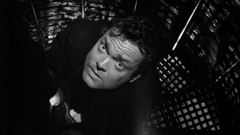 Harry looks up in The Third Man (1949)